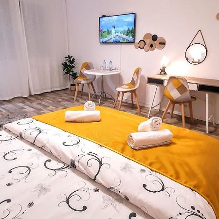 The Yellow King - Luxurious Apartment Bucareste Exterior foto
