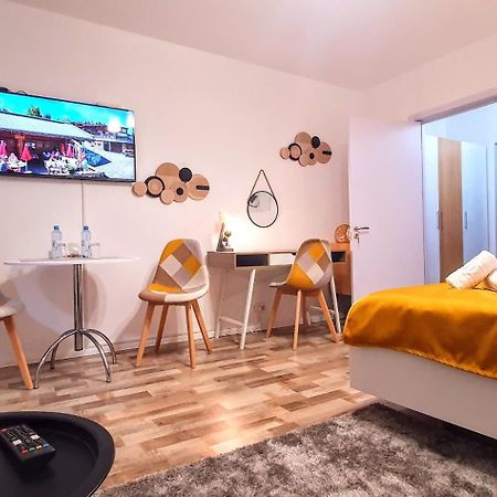 The Yellow King - Luxurious Apartment Bucareste Exterior foto